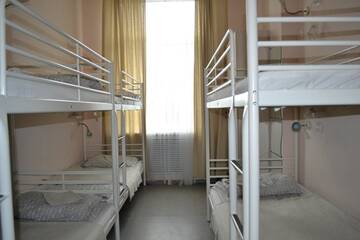 Фото номера Женский 6-ти местный номер (белый) Хостел Хостел На Вологодской (бывший Теремок) г. Архангельск 12